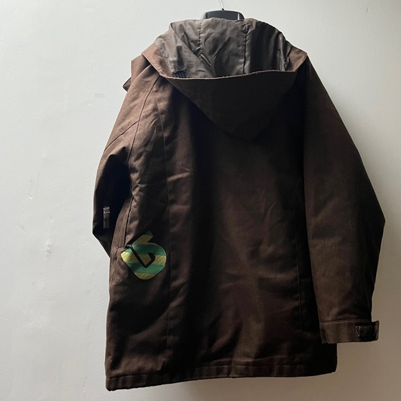 Burton- Brown snow jacket size 14-16yo - Picture 9 of 10